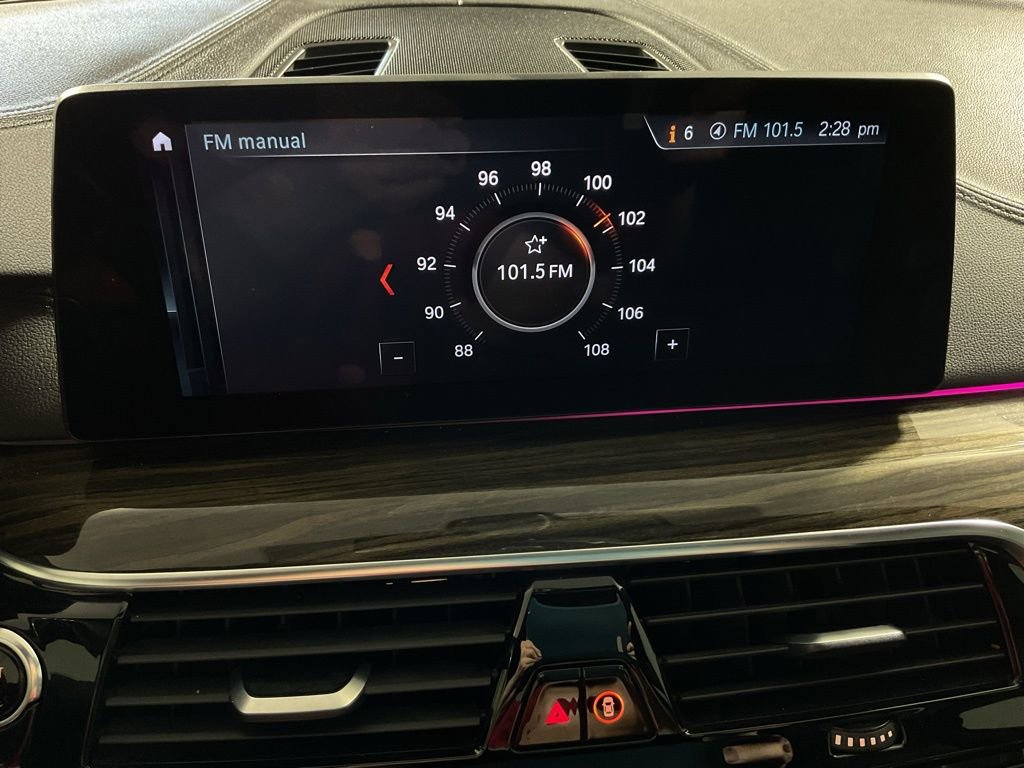 Used 2018 BMW 540i RWD image 24