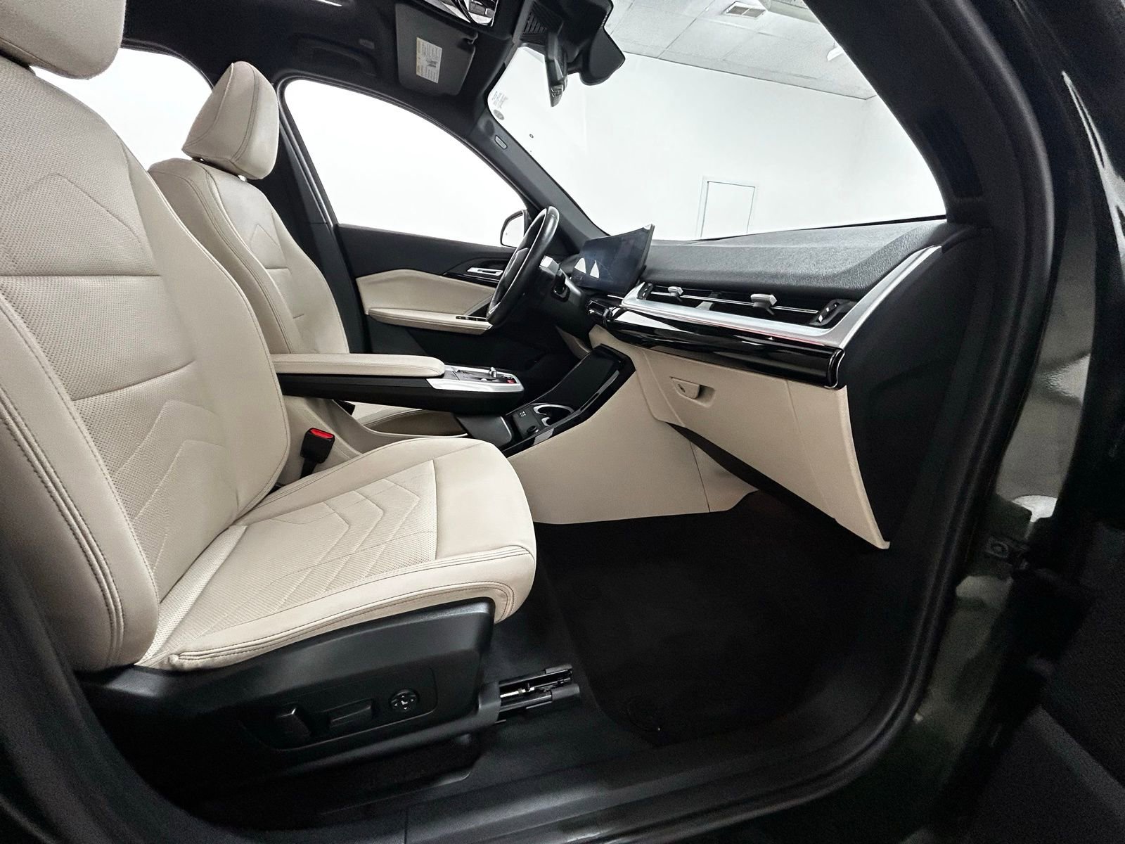 Used 2023 BMW X1 xDrive28i w/ Convenience Package AWD/4WD image 39