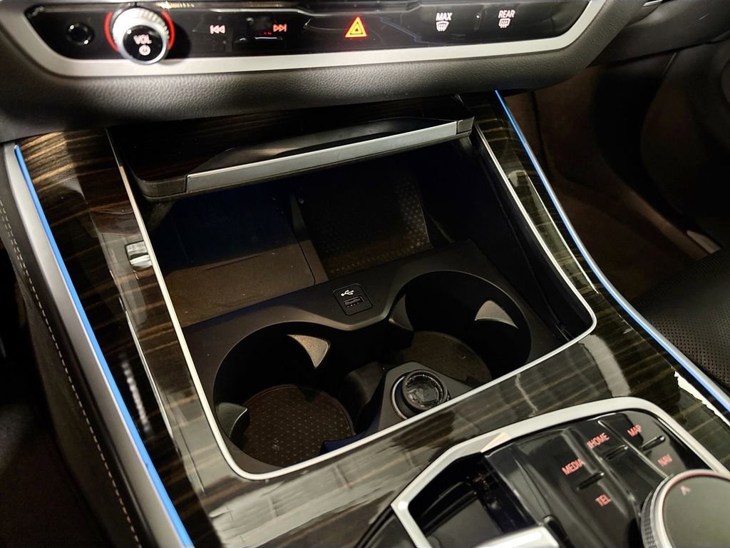 Used 2025 BMW X5 xDrive50e image 15