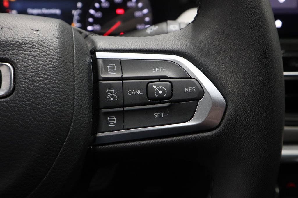 Used 2024 Jeep Compass Limited image 30