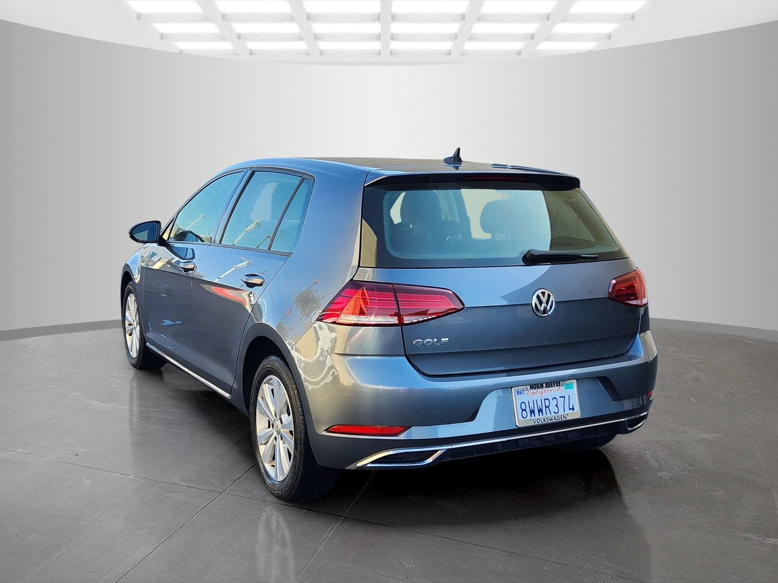 Used 2021 Volkswagen Golf 4-Door FWD image 3