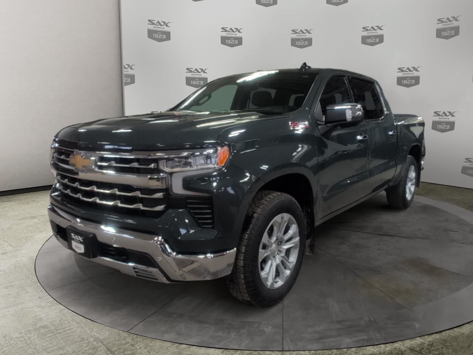 Used 2025 Chevrolet Silverado 1500 LTZ AWD/4WD image 7