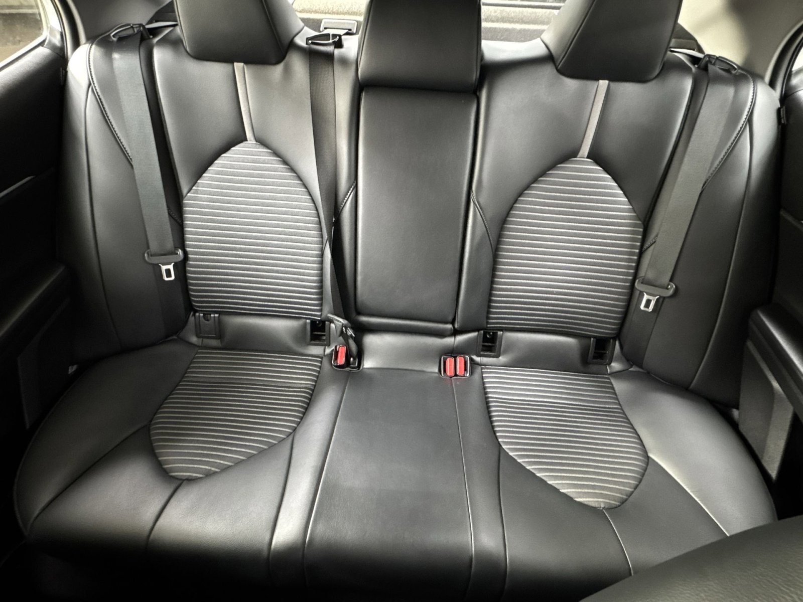 Used 2023 Toyota Camry SE FWD image 15