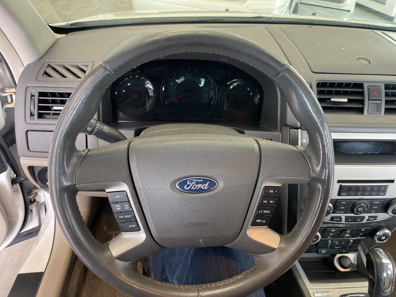 Used 2012 Ford Fusion SEL image 26