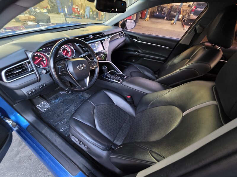 Used 2018 Toyota Camry XSE FWD image 15