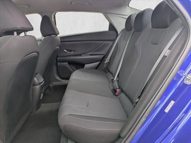 Used 2024 Hyundai Elantra SE FWD image 18