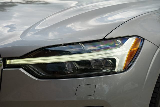 Used 2022 Volvo XC60 B5 Inscription w/ Advanced Package AWD/4WD image 12