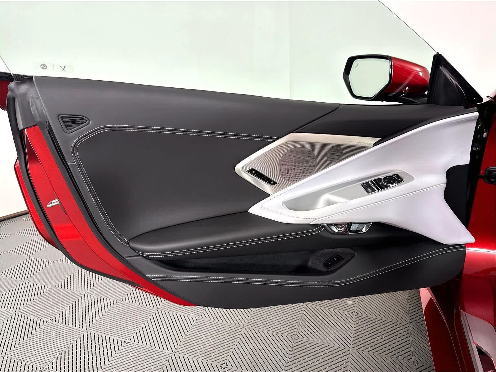 Used 2024 Chevrolet Corvette Stingray Premium Cpe w/ Battery Protection Package RWD image 23