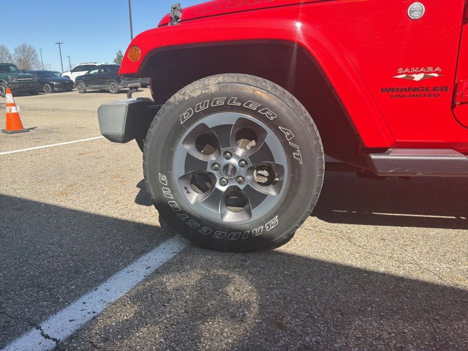 Used 2017 Jeep Wrangler Unlimited Sahara w/ Connectivity Group image 16