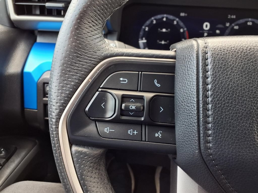 Used 2025 Toyota Tacoma TRD Off-Road AWD/4WD image 13