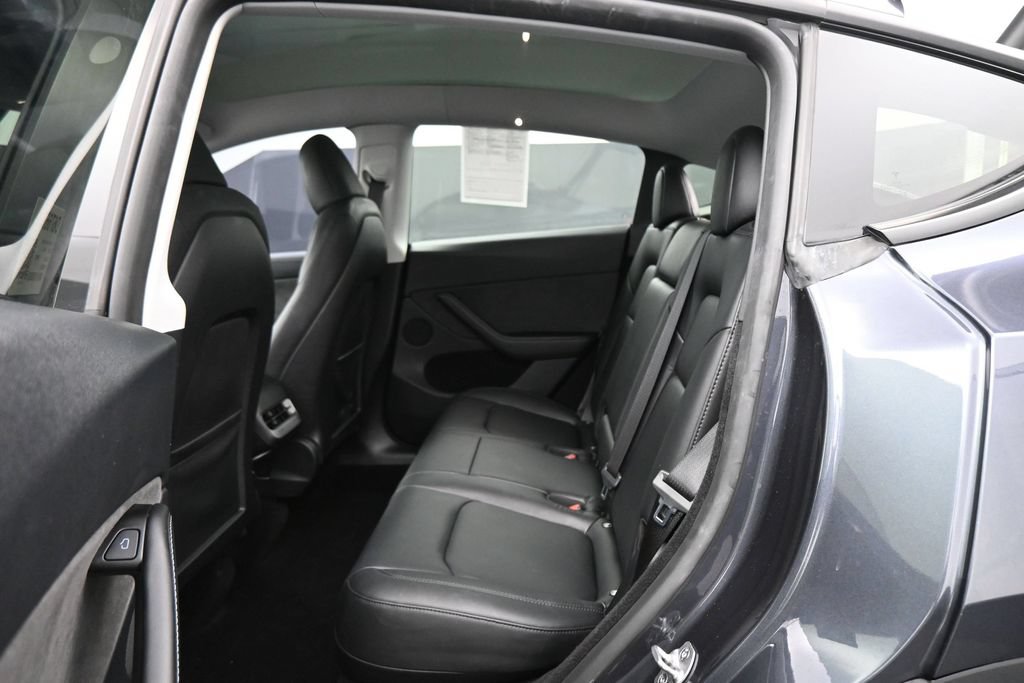 Used 2024 Tesla Model Y Long Range AWD/4WD image 15
