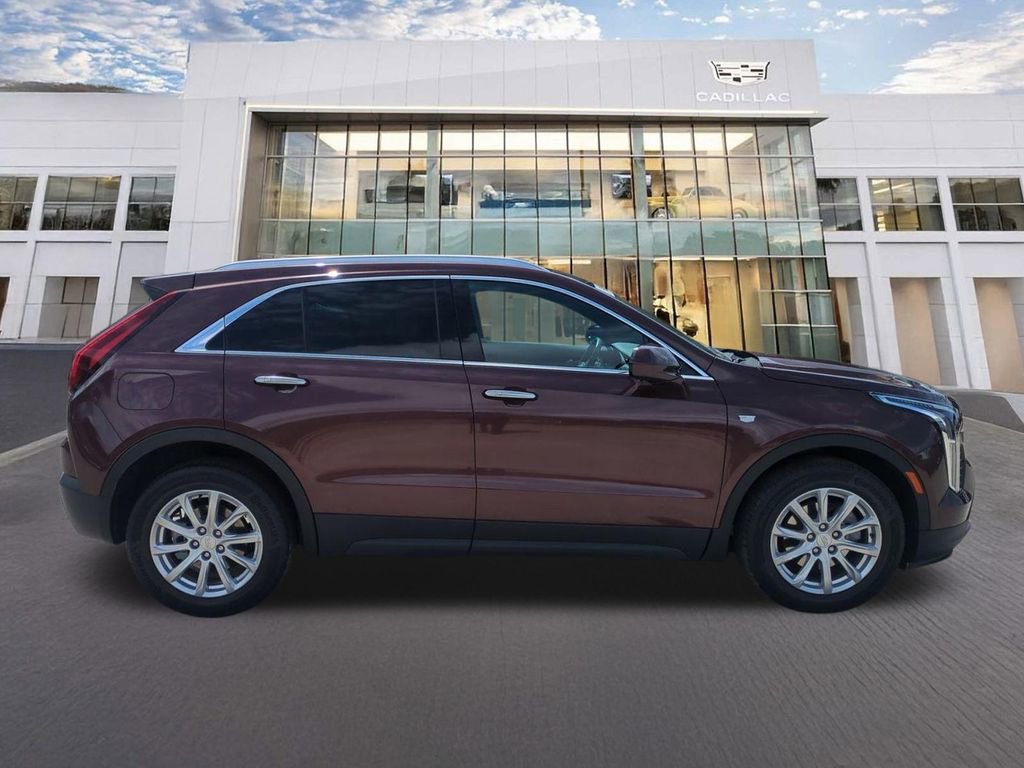 Certified 2023 Cadillac XT4 Luxury w/ Cold Weather Package FWD image 4