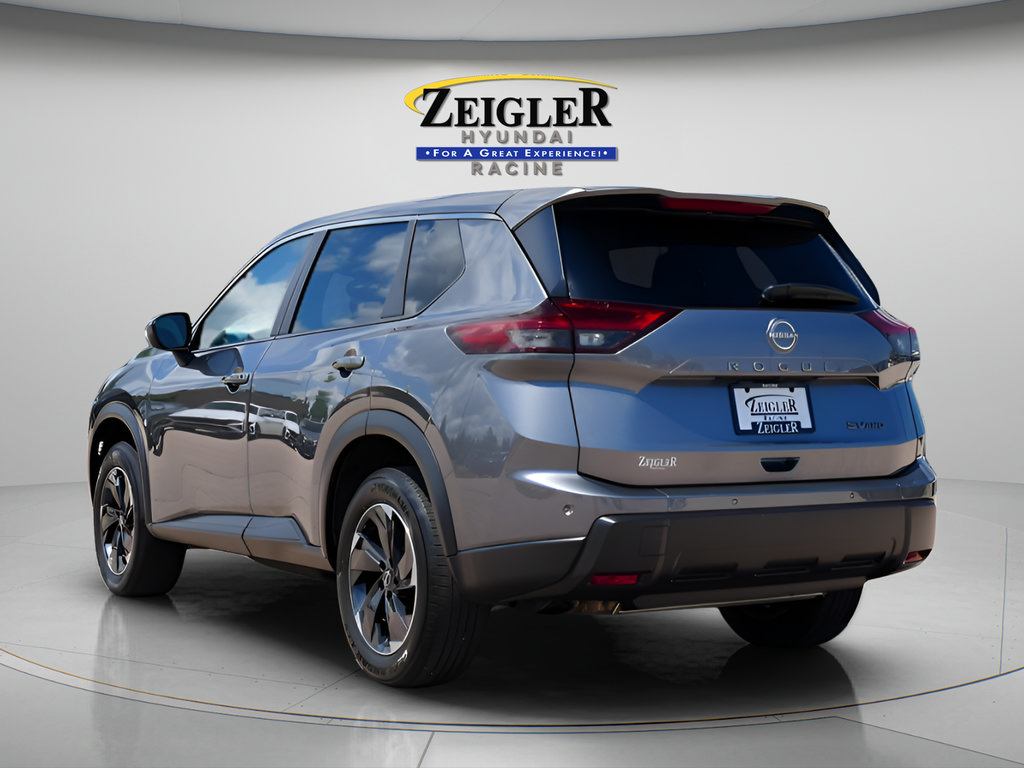 Used 2024 Nissan Rogue SV AWD/4WD image 5