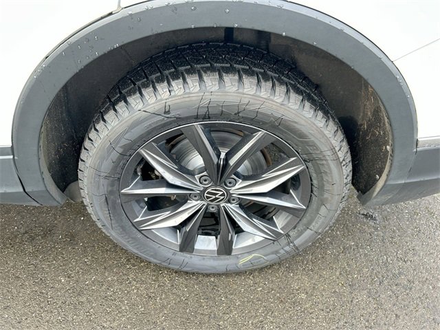 Used 2022 Volkswagen Tiguan SE image 31