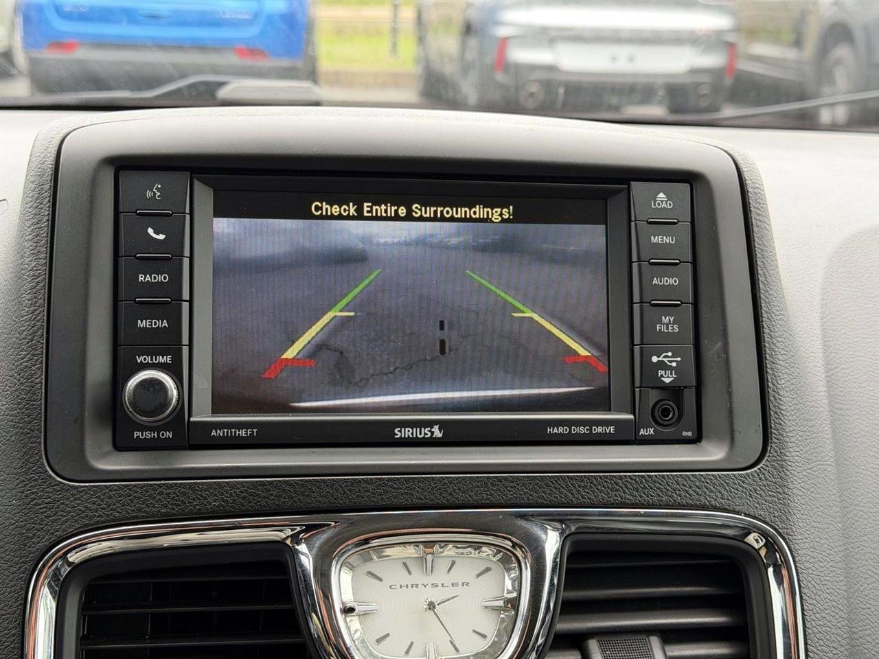 Used 2013 Chrysler Town & Country Touring-L w/ Driver Convenience Group FWD image 22