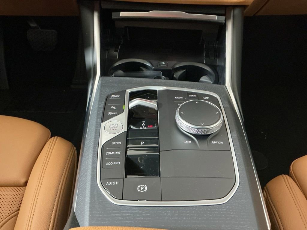 New 2026 BMW 330i xDrive Sedan w/ Convenience Package AWD/4WD image 11