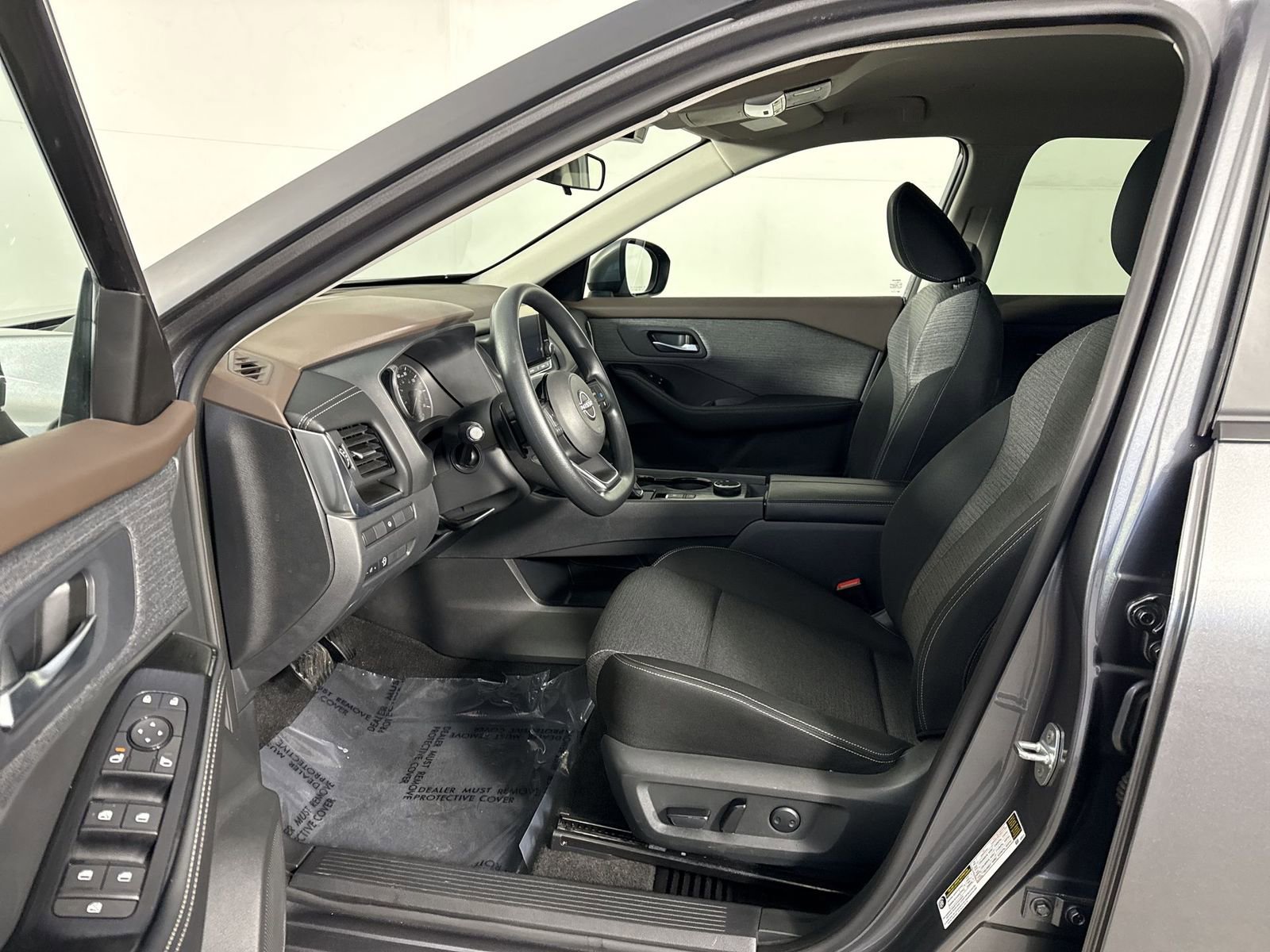 Certified 2023 Nissan Rogue SV image 4