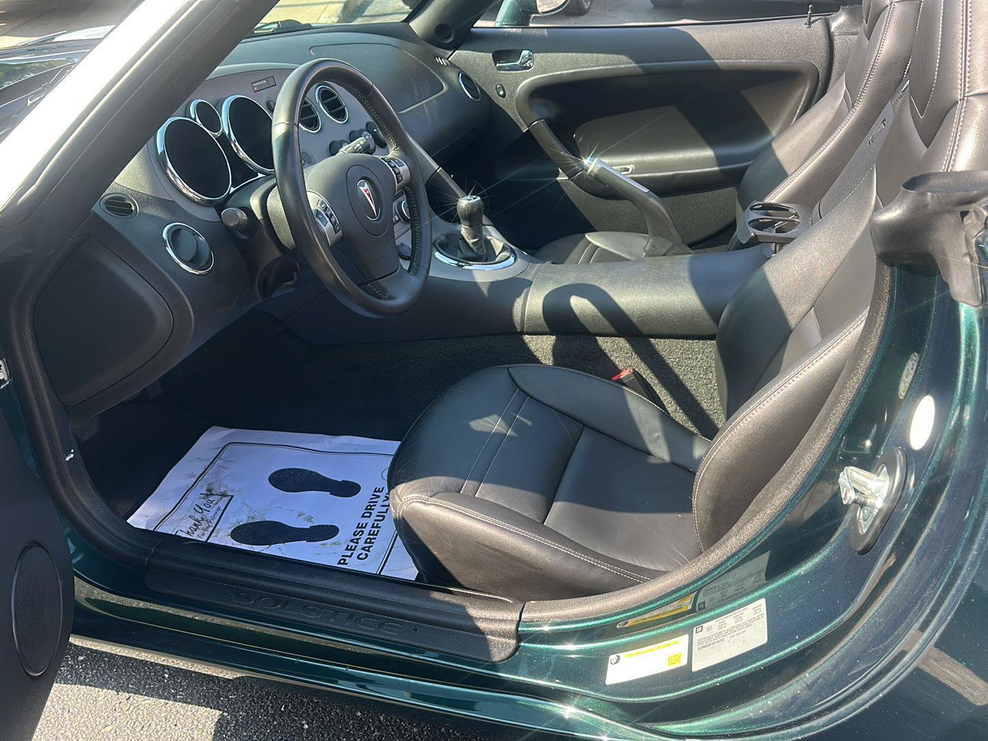 Used 2008 Pontiac Solstice Convertible w/ Premium Package RWD image 15