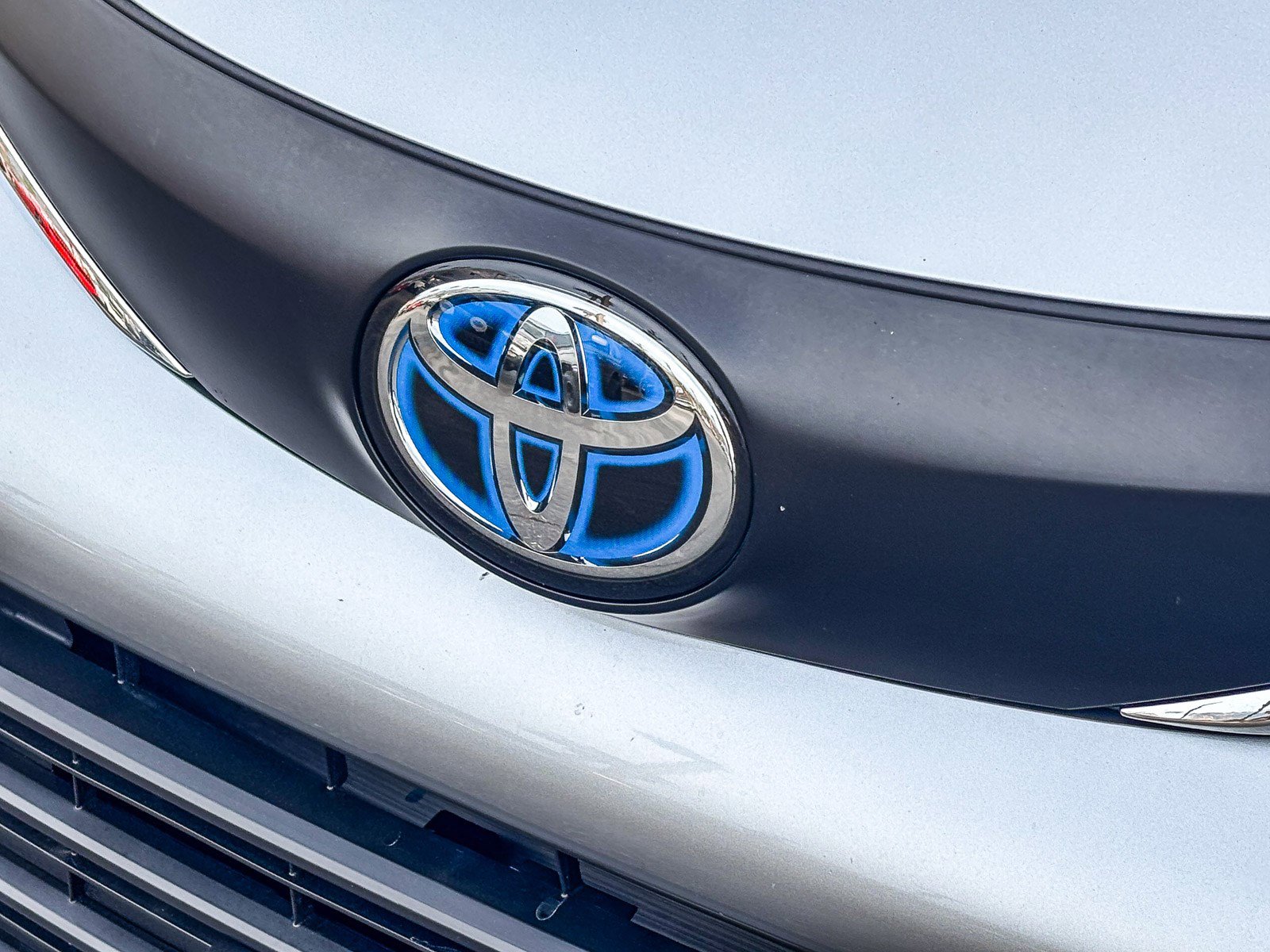 Used 2025 Toyota Sienna XLE image 11