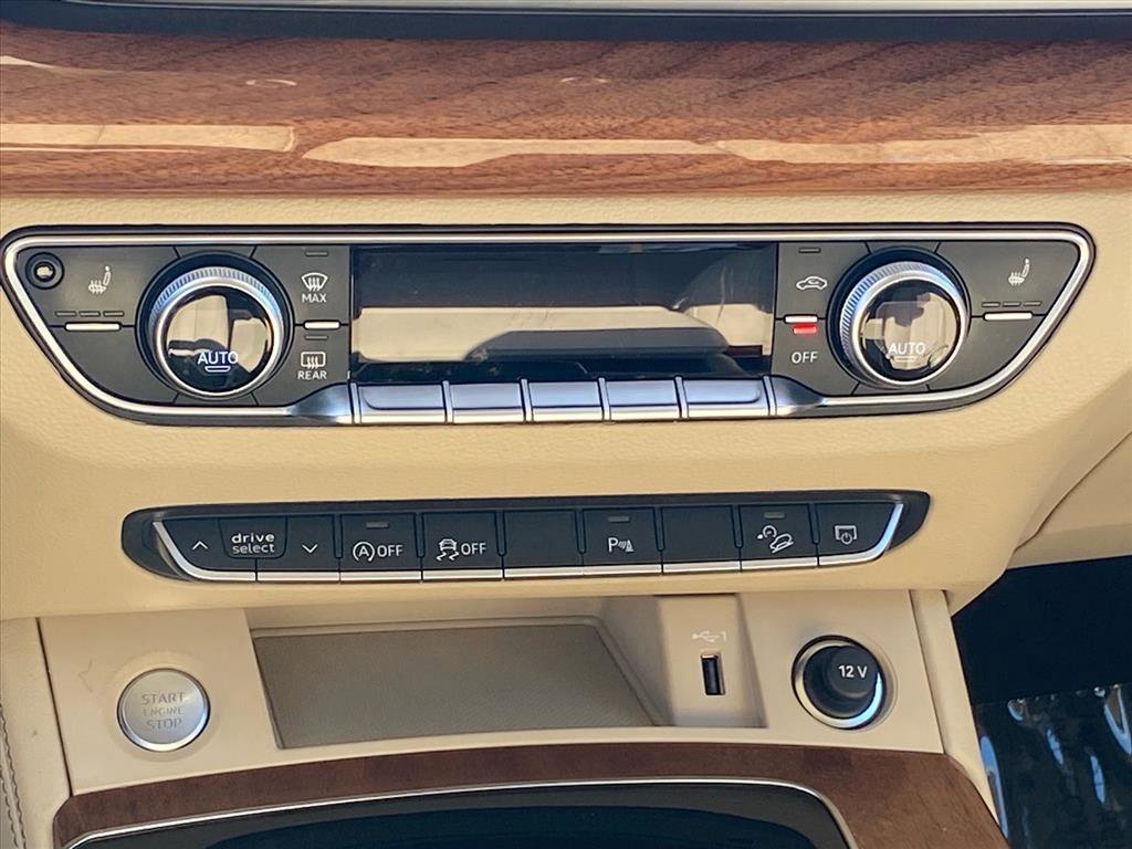 Used 2023 Audi Q5 2.0T Premium Plus w/ Premium Plus Package image 7