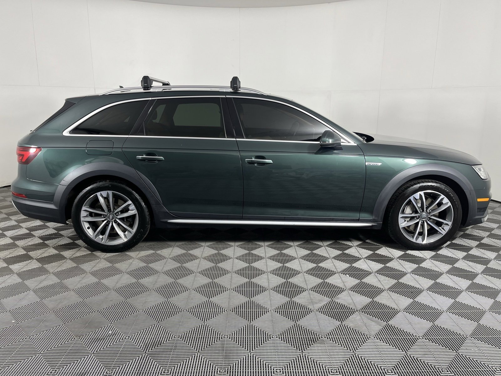 Used 2018 Audi A4 2.0T allroad Premium Plus image 9