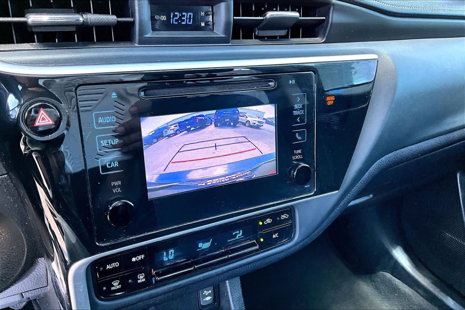 Used 2018 Toyota Corolla LE FWD image 29
