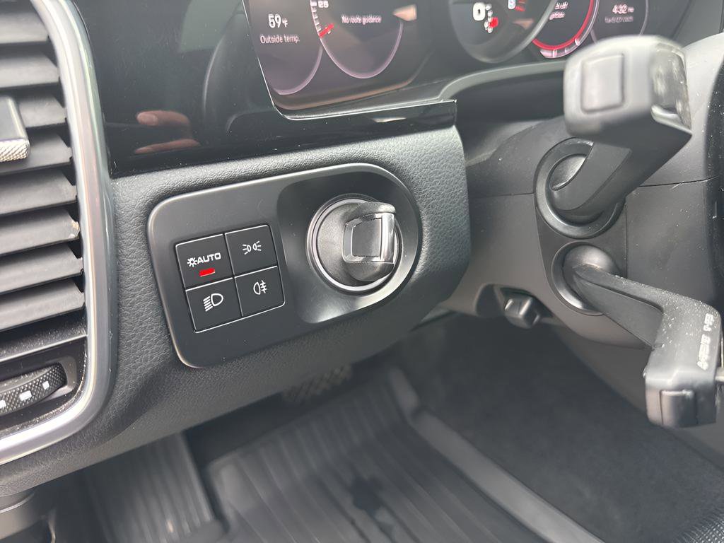 Used 2023 Porsche Cayenne Base image 19