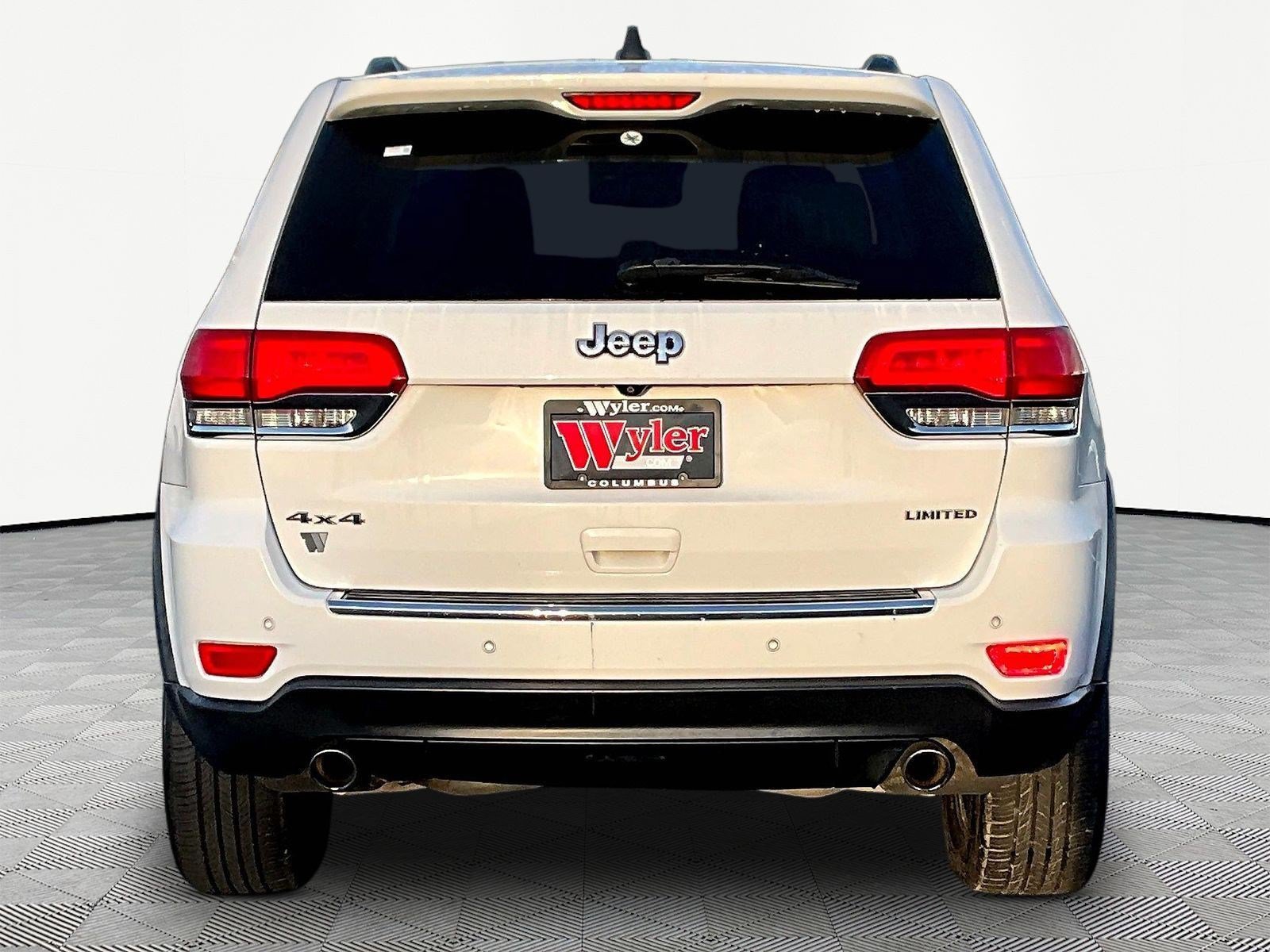 Used 2014 Jeep Grand Cherokee Limited w/ Luxury Group II AWD/4WD image 5