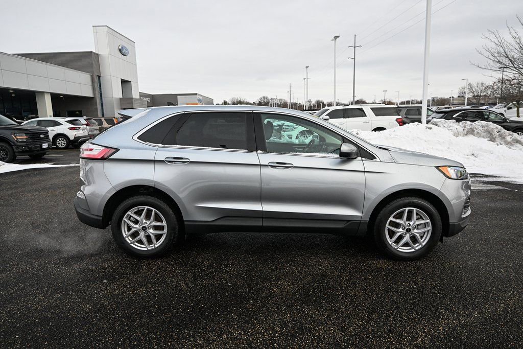 Certified 2024 Ford Edge SEL w/ Convenience Package image 3