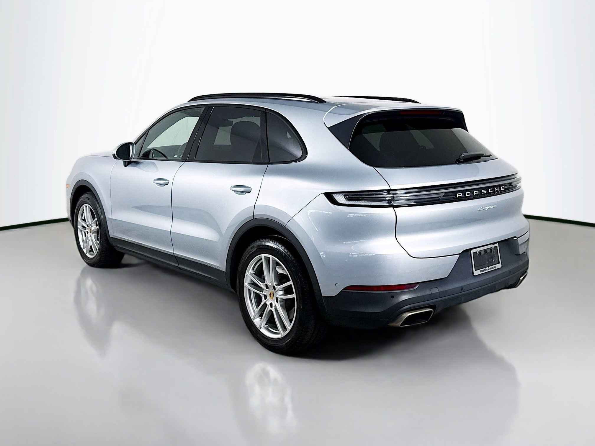 Certified 2024 Porsche Cayenne AWD/4WD image 3