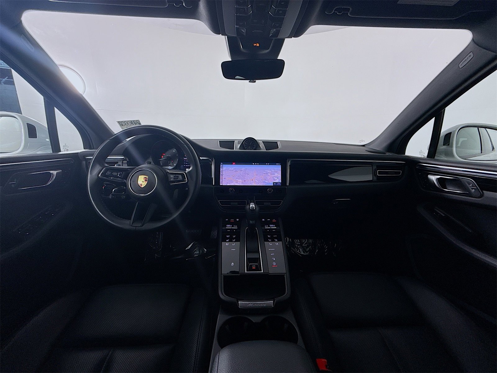 Certified 2024 Porsche Macan image 27