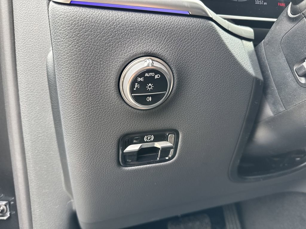 New 2025 Mercedes-Benz GLC 350e 4MATIC image 17