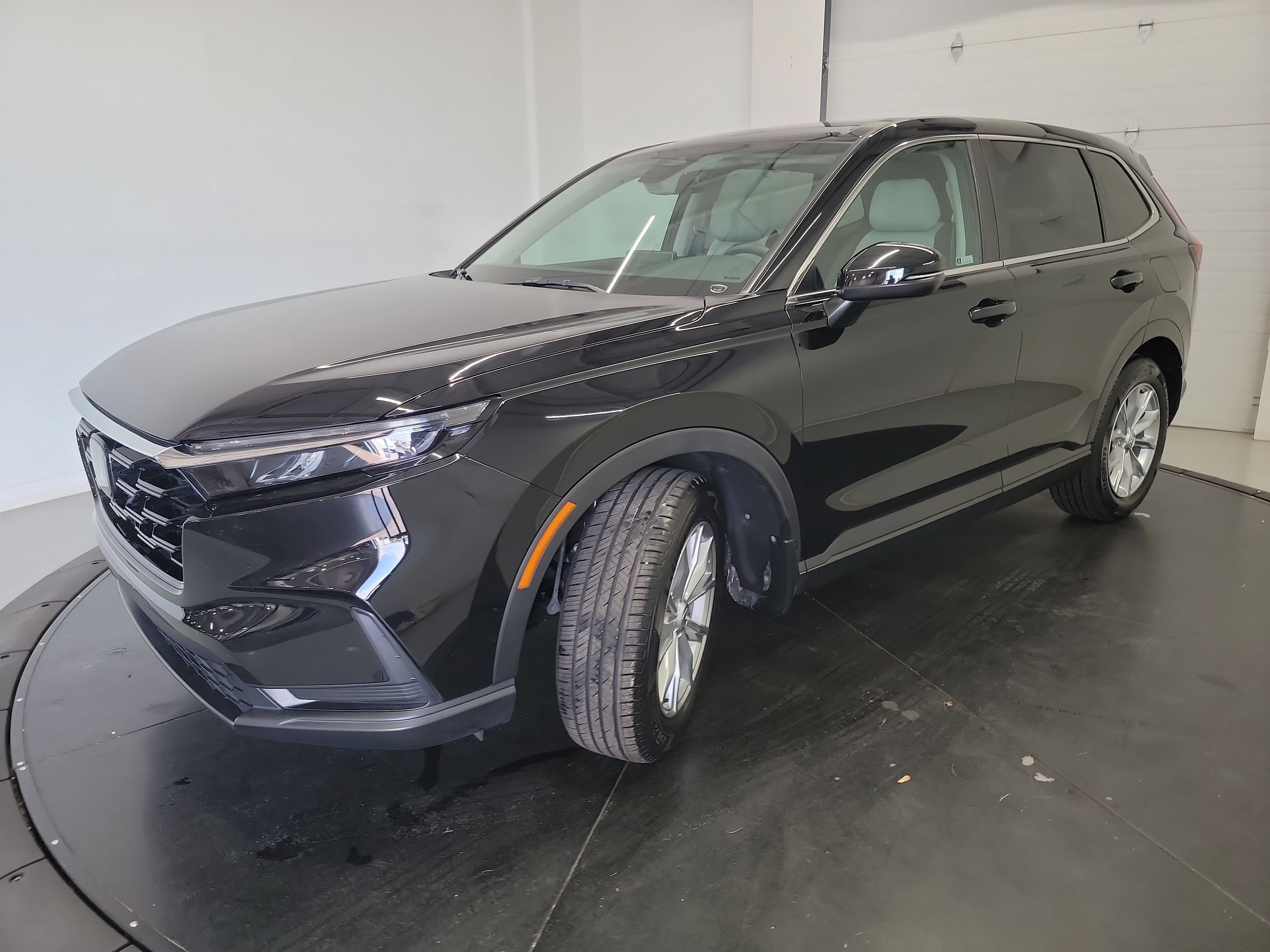 Used 2024 Honda CR-V EX image 3