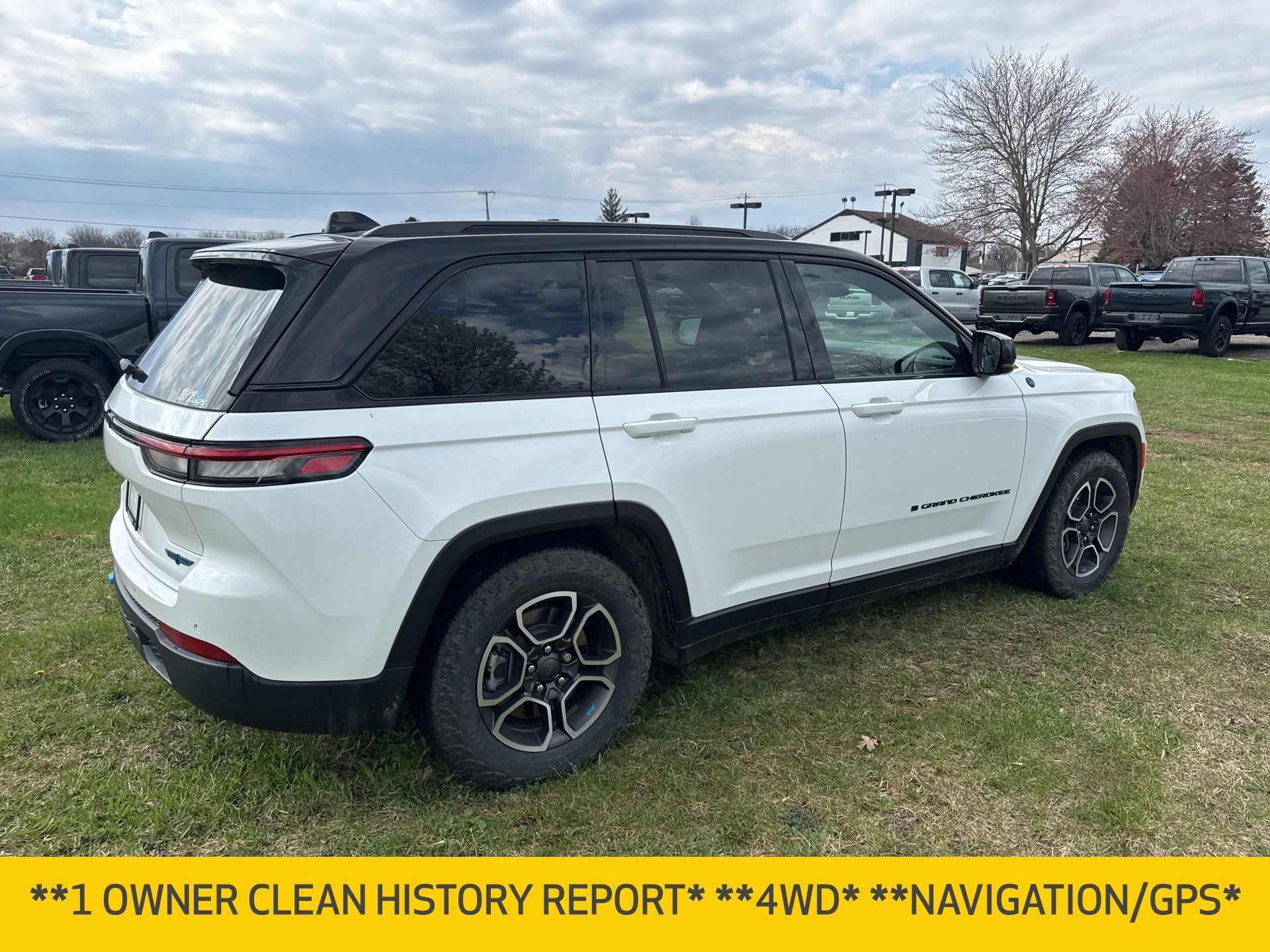Used 2022 Jeep Grand Cherokee Trailhawk AWD/4WD image 7