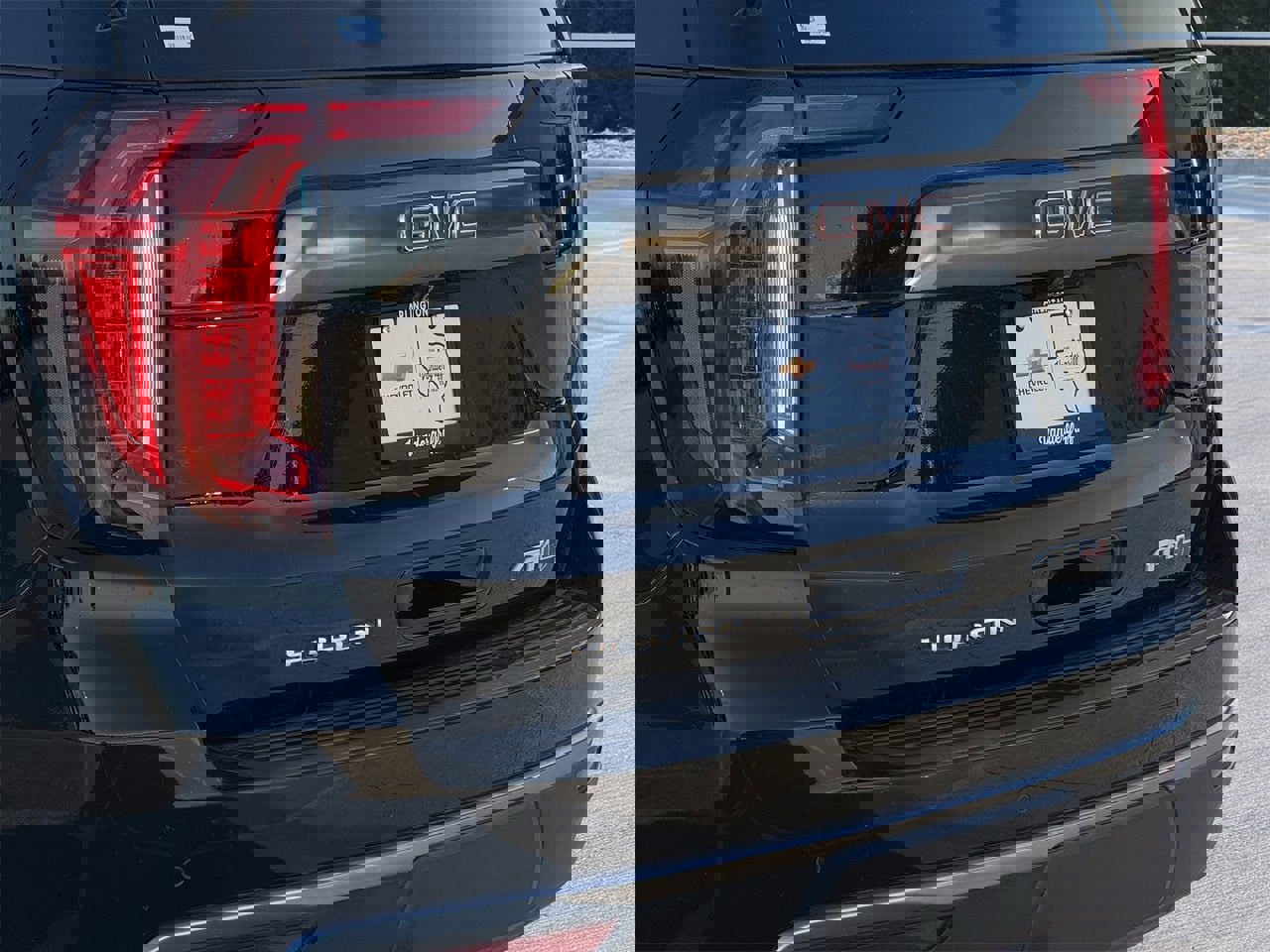 Used 2021 GMC Yukon AT4 w/ AT4 Premium Package image 6