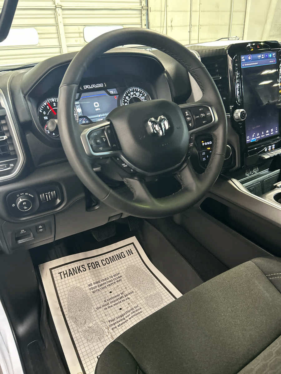 Used 2025 RAM 1500 Big Horn AWD/4WD image 9