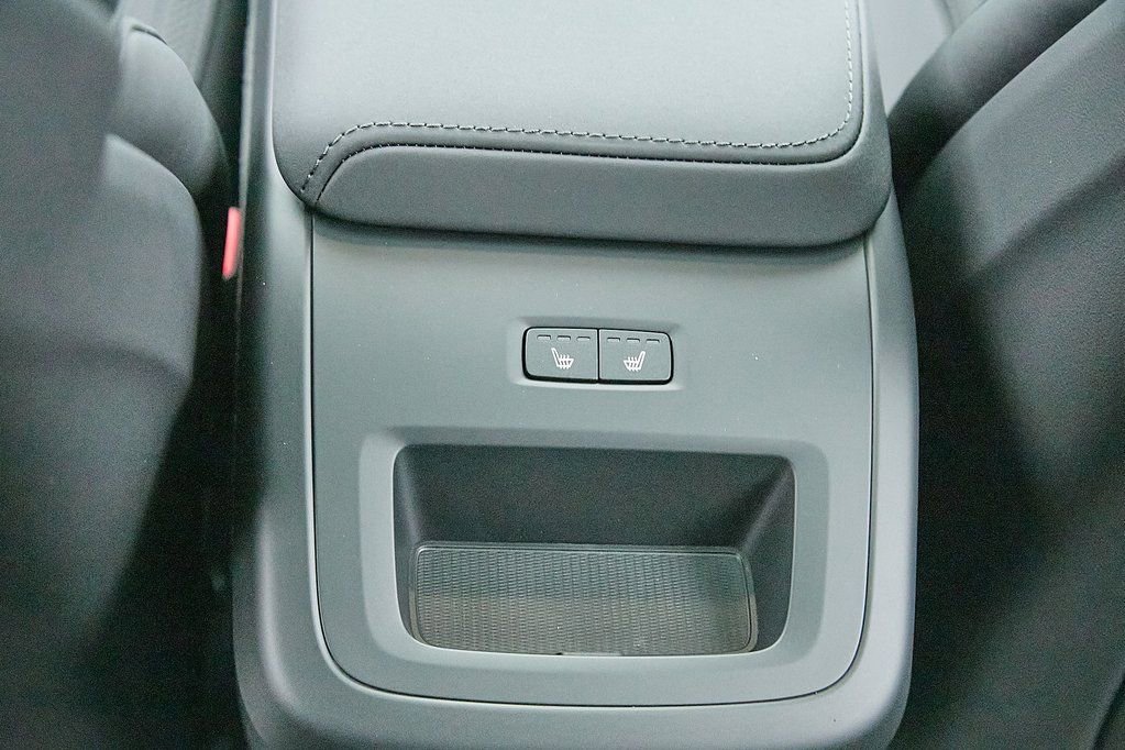 New 2026 Volvo XC60 B5 Core w/ Climate Package image 20