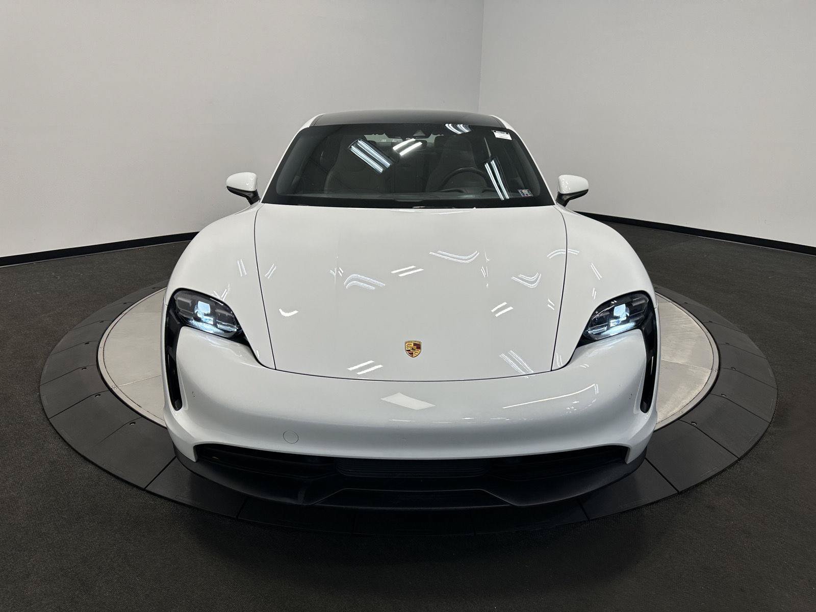 Used 2021 Porsche Taycan RWD image 10