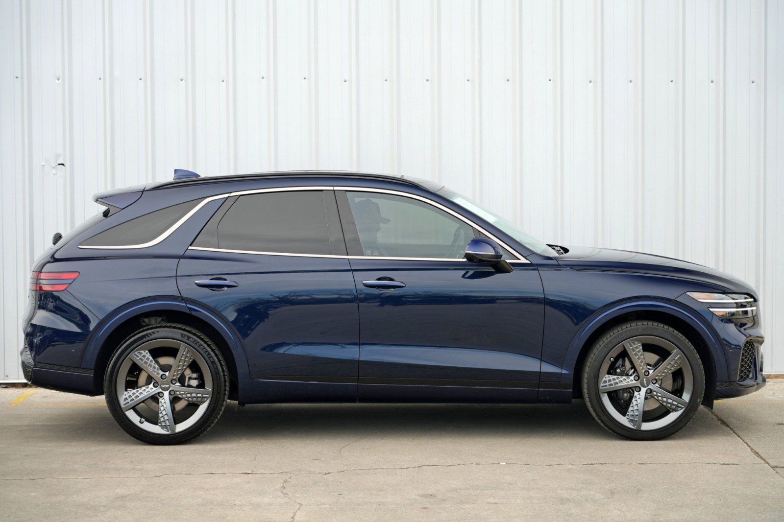 Used 2022 Genesis GV70 3.5T Sport w/ Sport Prestige Package AWD/4WD image 54