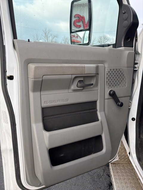 Used 2019 Ford E-350 and Econoline 350 Super Duty w/ Shuttle Bus Prep Package image 9