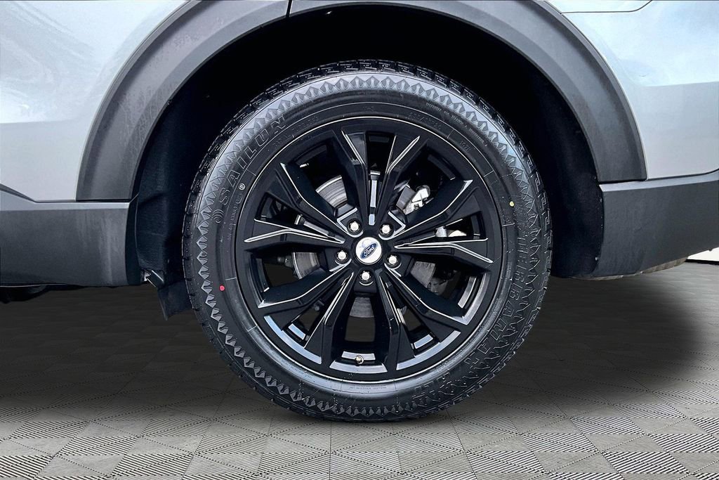 Used 2024 Ford Explorer Limited image 22
