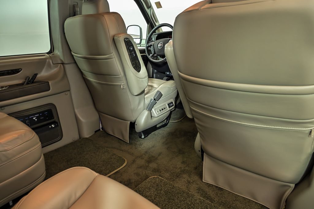 Used 2023 GMC Savana 2500 RWD image 12