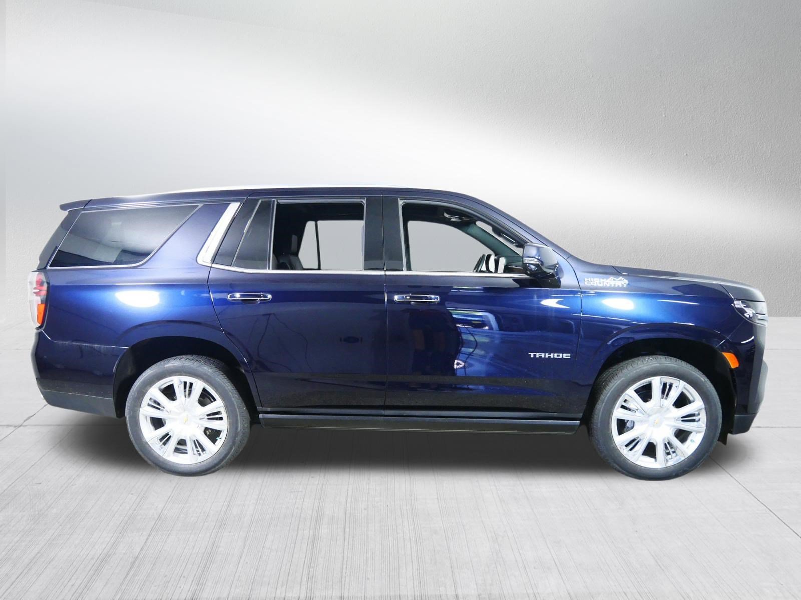 Used 2024 Chevrolet Tahoe High Country AWD/4WD image 8