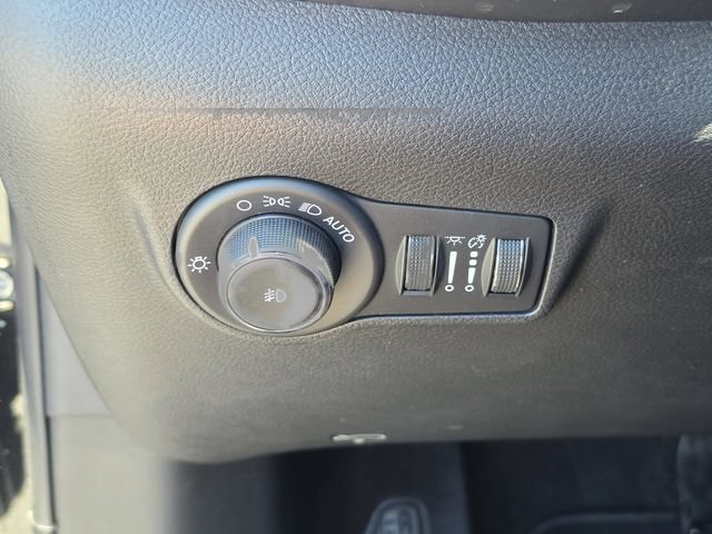 Certified 2023 Jeep Compass Latitude AWD/4WD image 27