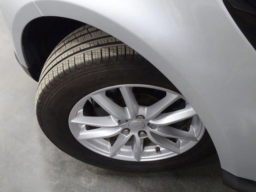 Used 2018 Land Rover Range Rover Sport SE image 42