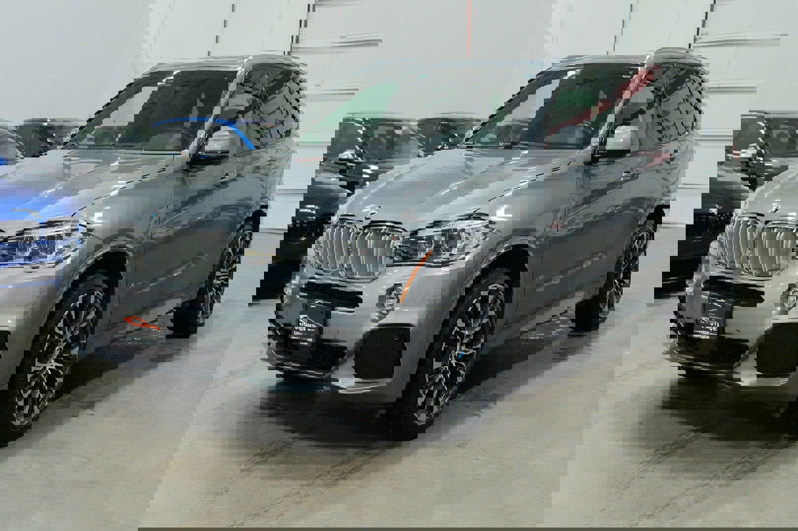 Used 2018 BMW X5 xDrive50i w/ M Sport Package image 3