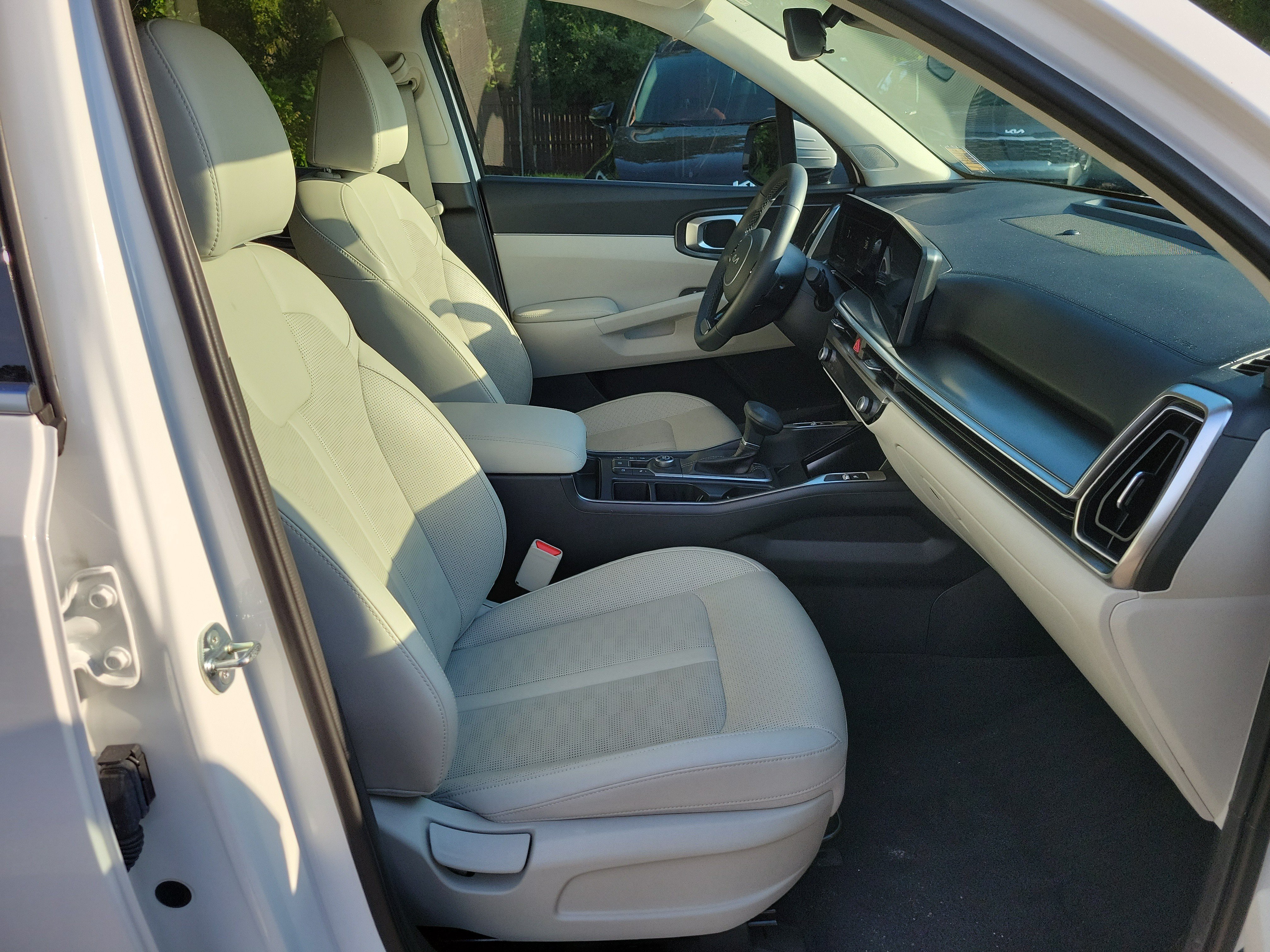 Certified 2025 Kia Sorento S FWD image 5