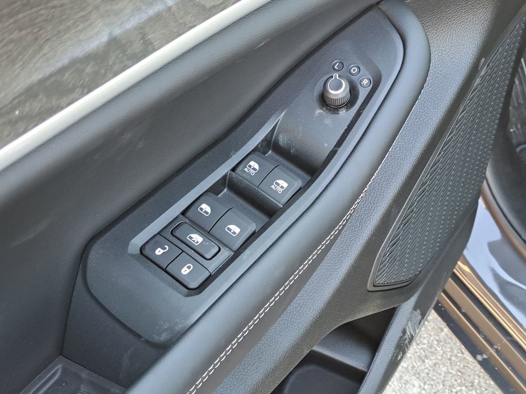 New 2026 Jeep Grand Cherokee L Laredo image 24