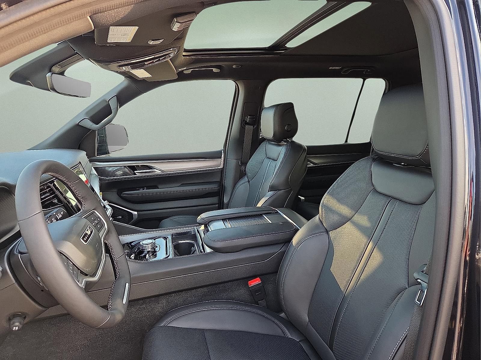 New 2025 Jeep Wagoneer L Series II w/ Premium Group I image 14