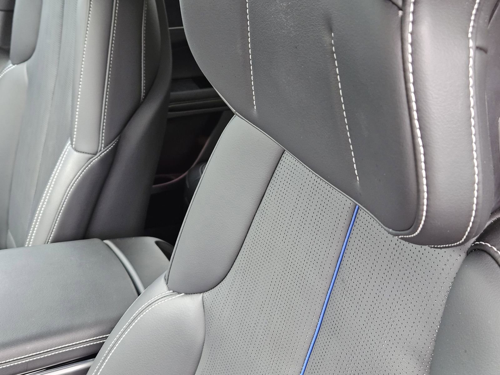 Used 2024 Cadillac Lyriq Luxury w/ LPO, Floor Liner Package image 30